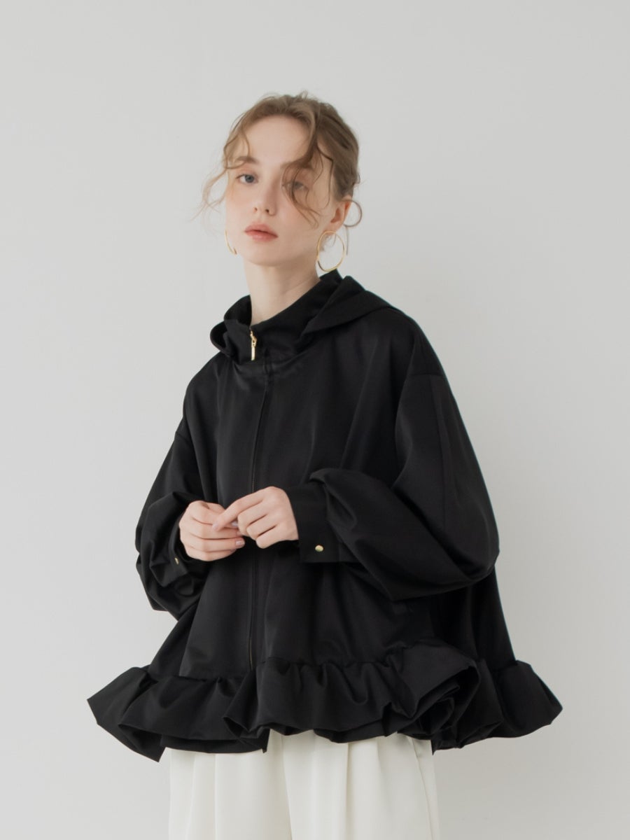 ラッフルマウンテンパーカー black 前身頃と金具のディテール