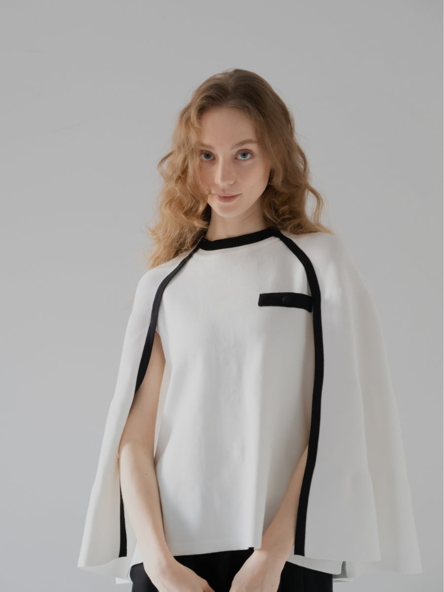 ニットケープ white 胸元のラインデザイン