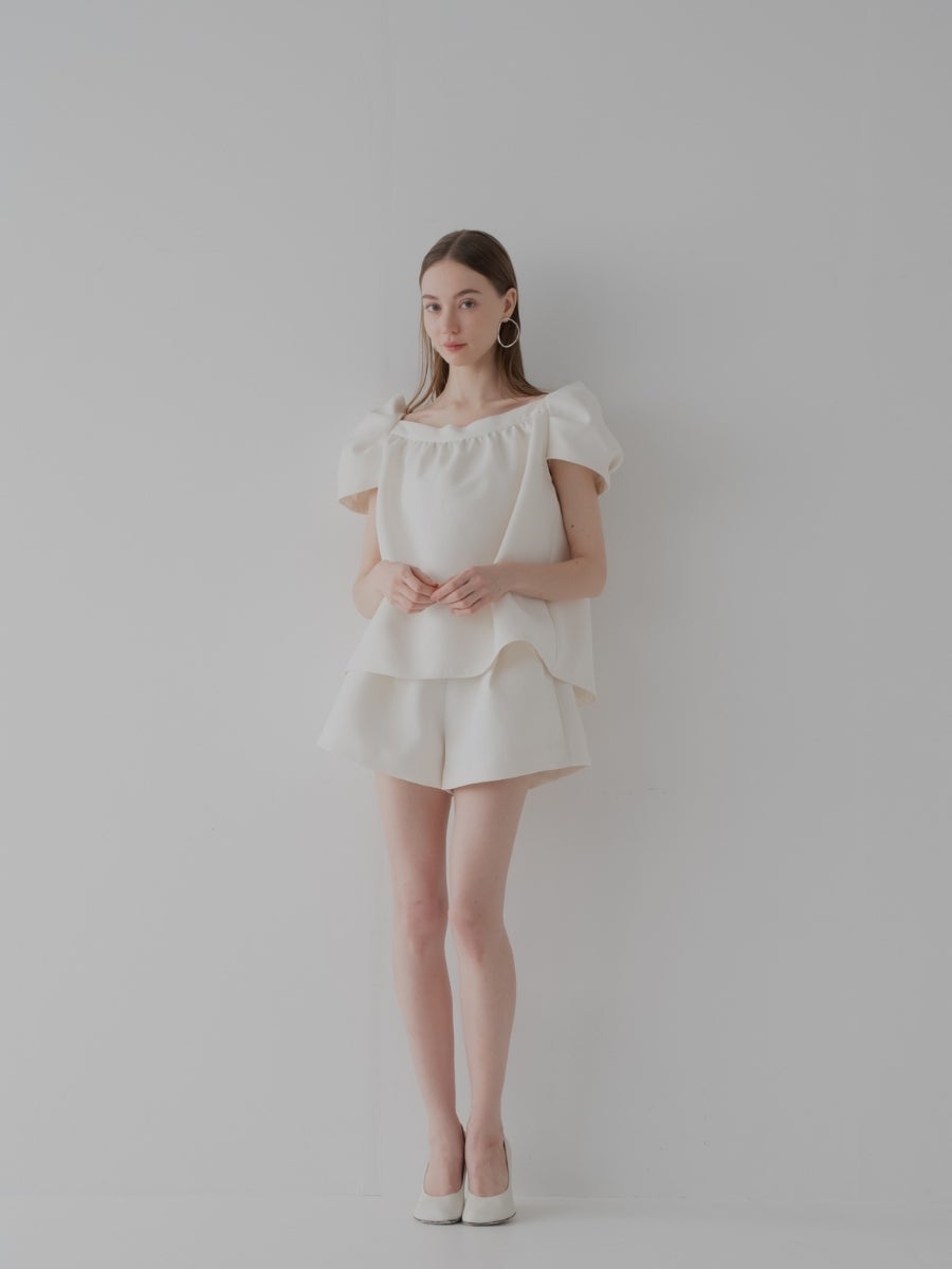 フロントタックショートパンツ ivory