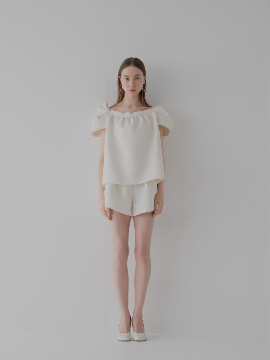 DOLCE パフスリーブプルオーバー ホワイト　完売 パフスリーブプルオーバー | maison de Dolce.