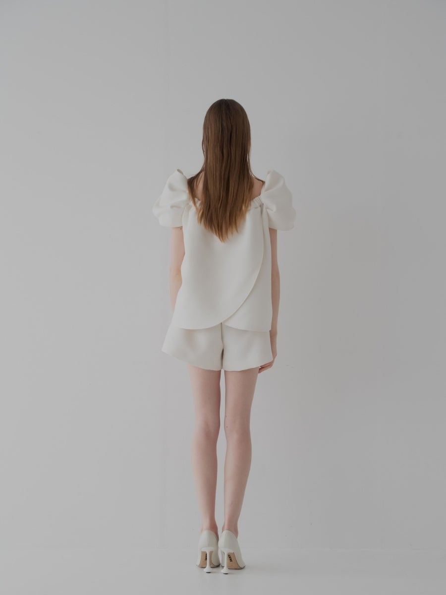 パフスリーブプルオーバー ivory