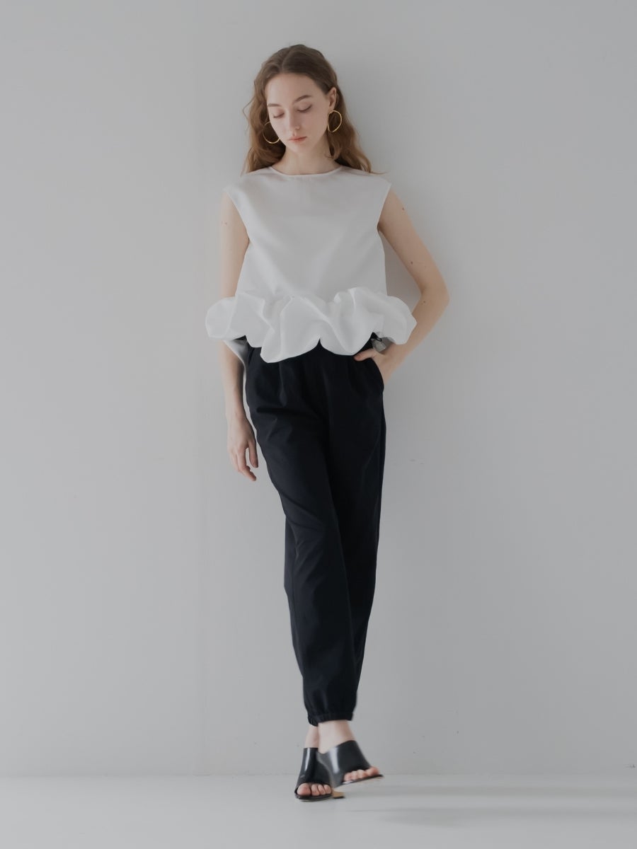 バルーンフリルトップス white 着用イメージ