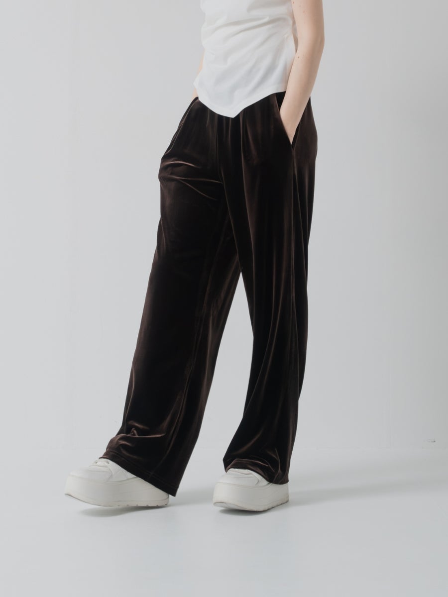 ベロアパンツ シルエット