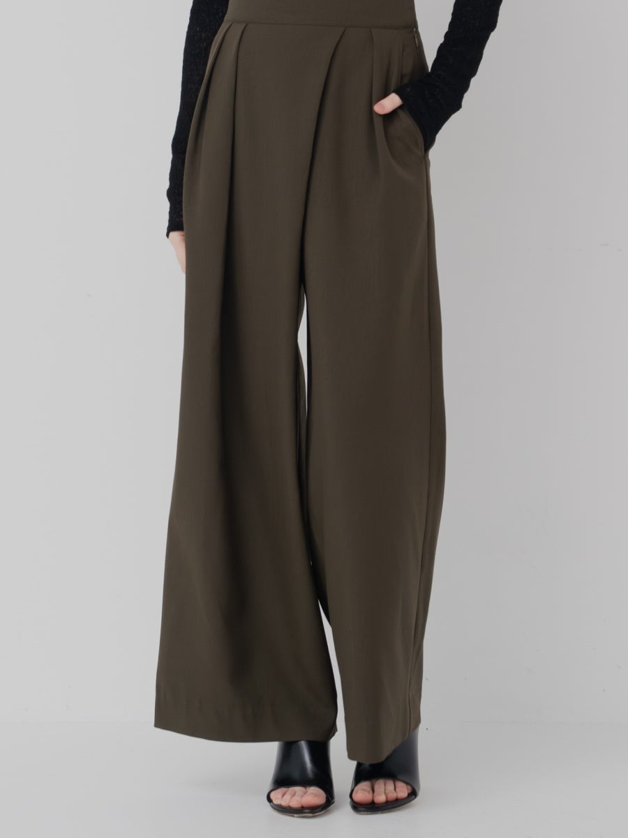 ラップパンツ brown 生地の表情