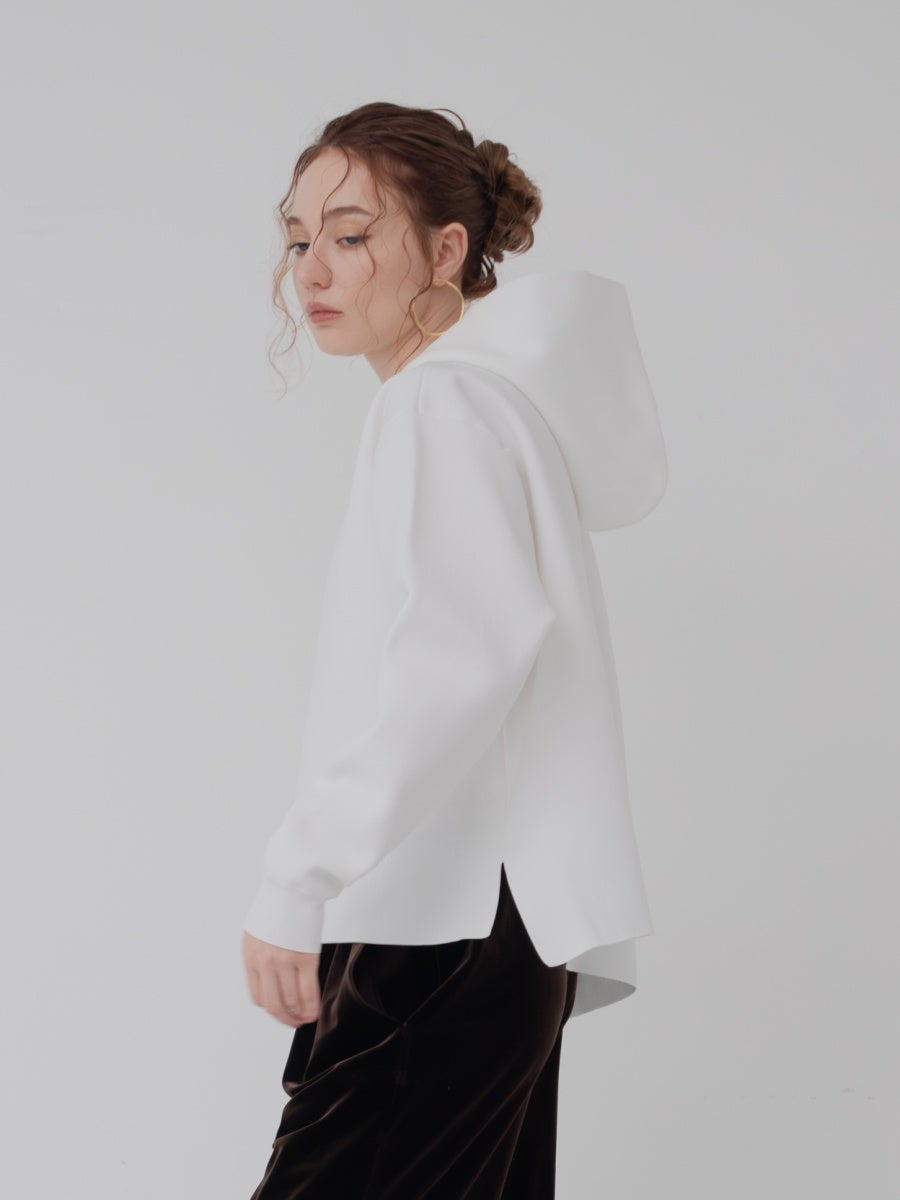 ロゴニットパーカー white サイドシルエット